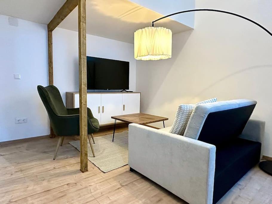 Chic 1Br Apartment - Directly Near Schoenbrunn Wiedeń Zewnętrze zdjęcie