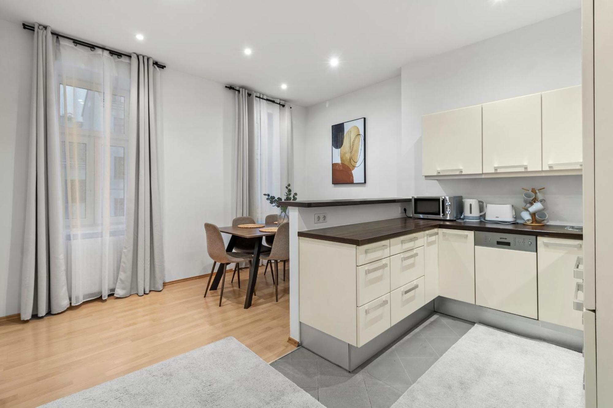 Chic 1Br Apartment - Directly Near Schoenbrunn Wiedeń Zewnętrze zdjęcie